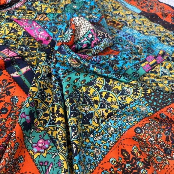HERMES Pique Fleuri de Provence by Christine Henry Silk Scarf - Picture 3 of 11